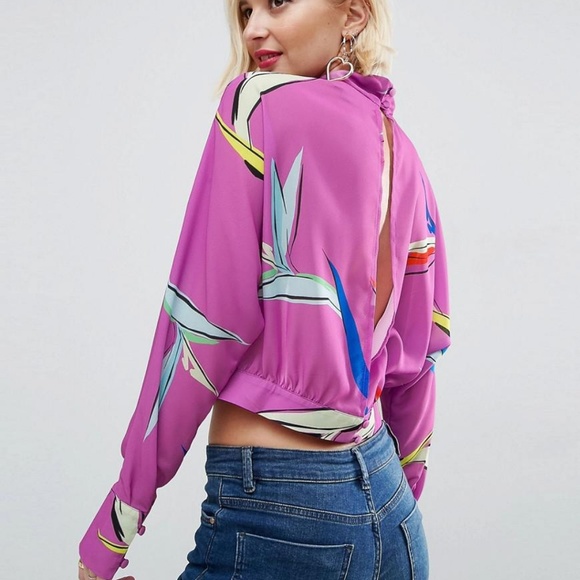 pink batwing crop top with open back - Picture 3 of 6